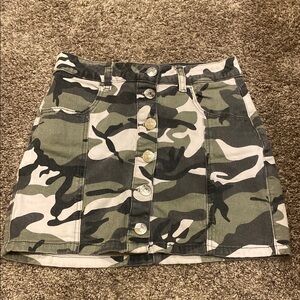 Almost Famous Green Mini Cargo Skirt Casual